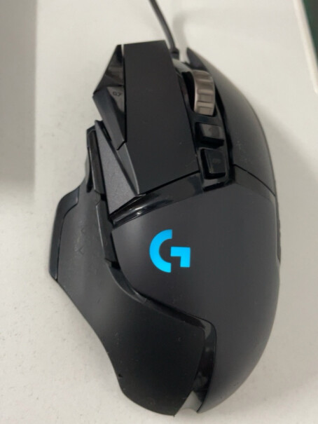 罗技G502HERO主宰者有线鼠标适合手小的吗？