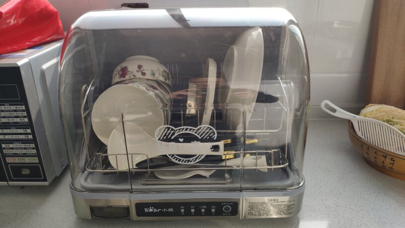小熊豆芽机双层全自动洒水家用DYJ-S6365亲，可以放在微波炉上面吗？