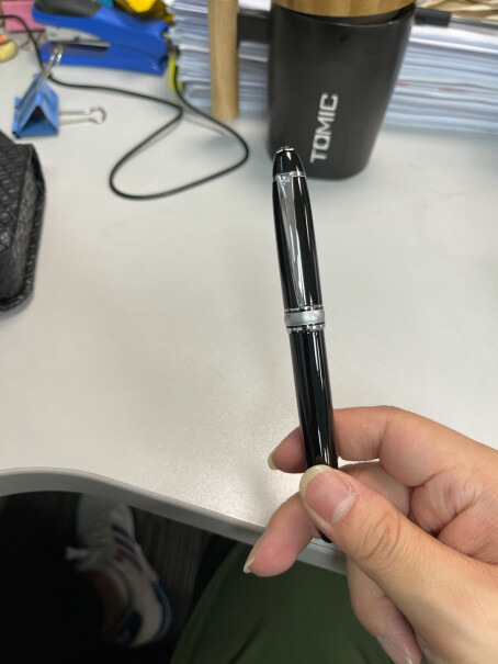 笔类英雄钢笔100经典金尖钢笔商务办公墨水笔签字笔黑色银夹评测哪款值得买,只选对的不选贵的？