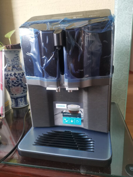西门子Siemens咖啡机家用全自动大家收到的咖啡机里面有咖啡残渣吗？