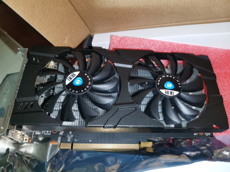 铭影GTX1060战将独立显卡i510400f配这个可以带的动吃鸡剪视频？