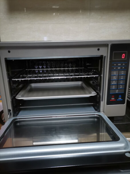 美的烤箱32L家用多功能电烤箱T4-L326F烤东西时会有水蒸气之类的从门那里冒出的吗？