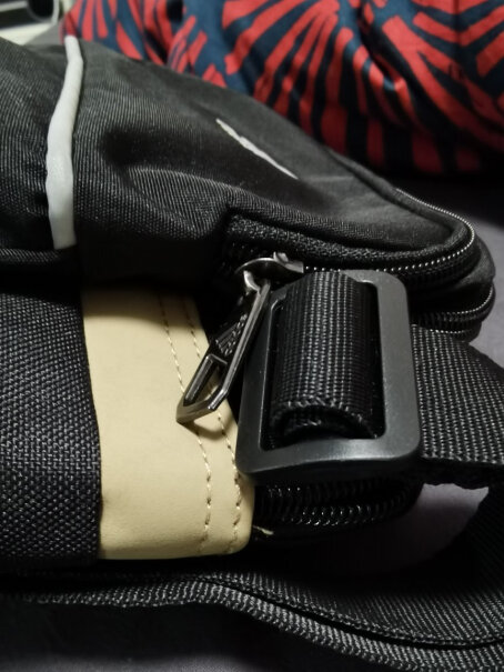 adidas阿迪达斯官网男女运动小肩包AJ4231长宽高尺寸多少？
