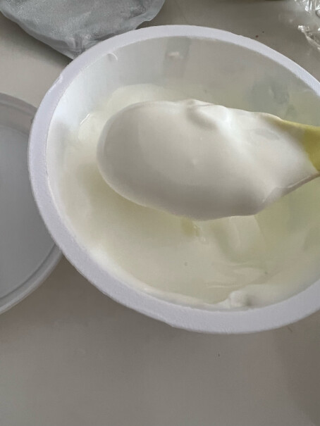 伊利畅轻低温酸奶燕麦黄桃风味发酵乳 250g*4刚才买的生产日期是好久呢？