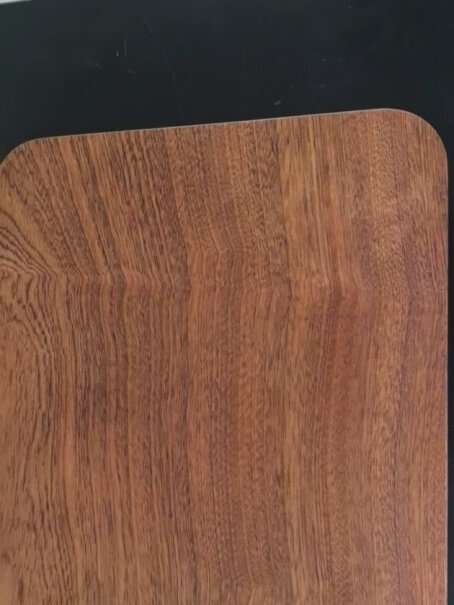 苏泊尔乌檀木整木菜板40cm*28cm为什么我这个切菜板很多毛刺，还扎手，你们的也是这样吗？这么不平滑怎么用啊？