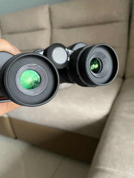 博冠猎手II7X50双筒望远镜白天能从屋外透过窗户看到屋内？
