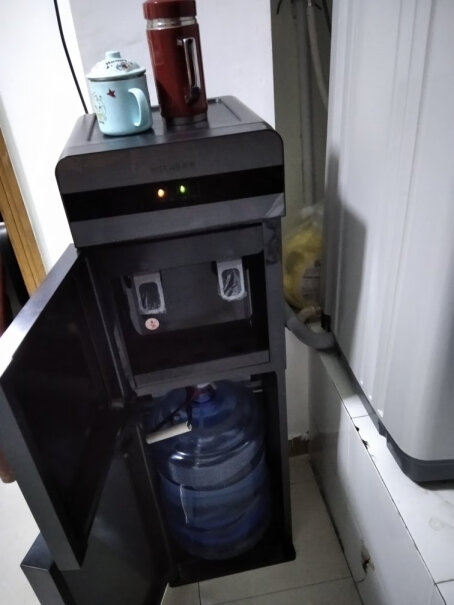 美菱饮水机下置式家用立式温热型这个饮水机用电大吗？