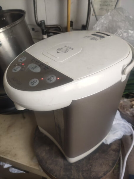 苏泊尔即热式饮水机便携迷你小型电水壶烧水壶电热水壶请问大家有没有壶不出水的情况，就是也可以烧水，就是不出水了，电动出水按了没反应，童锁也解开了？