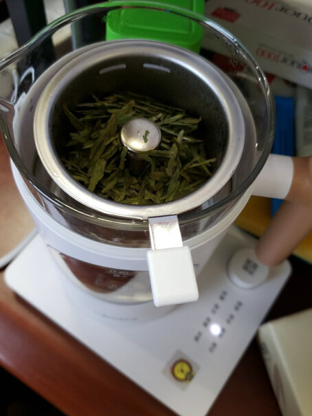 美的养生壶煮茶器煮茶壶你们买回去壶底也会有类似锈迹一样的东西吗？