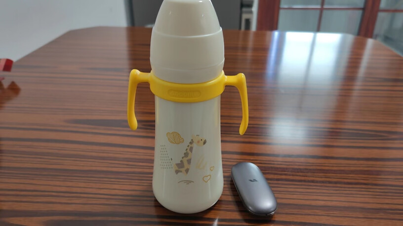 可可萌保温吸管奶瓶陶瓷内胆不锈钢婴幼儿吸管杯哪款值得入手？功能评测介绍？
