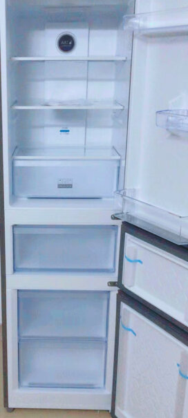 TCL256升冷冻室内的抽屉能拿下来吗，看有评价说抽屉只能拉开一点，取放东西不方便，是这样吗？