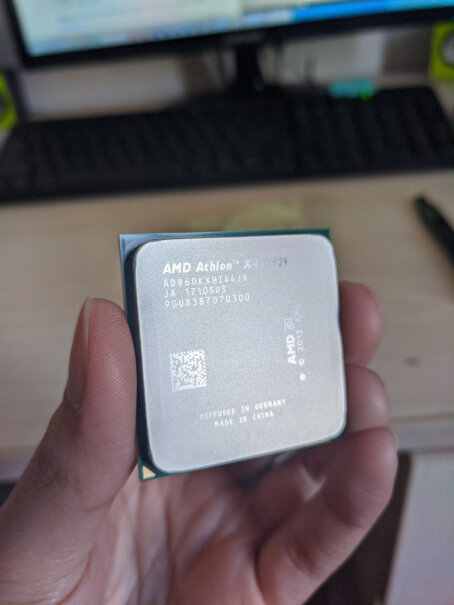 AMD X4 860K 四核CPU带的动彩虹六号吗？
