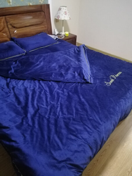 皮尔卡丹法兰绒四件套2米的床好用吗？