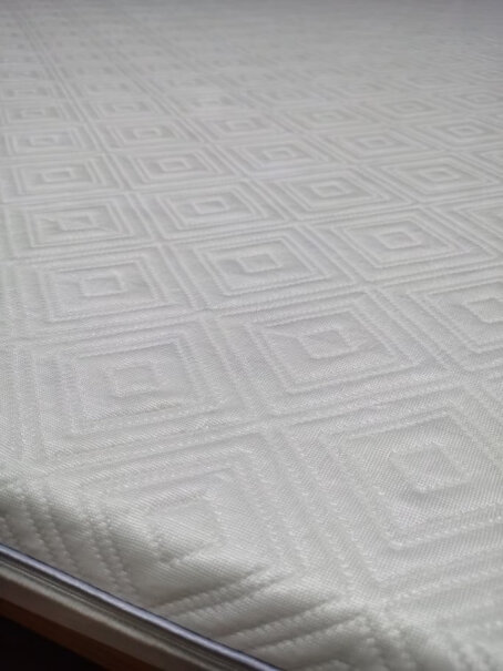 床垫-床褥网易严选床垫床褥乳胶床垫一定要了解的评测情况,为什么买家这样评价！