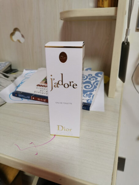 迪奥Dior花漾淡香氛大家买的是3.4个小时就不香了嘛？我严重怀疑是假的？