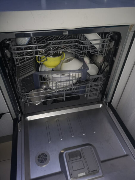 洗碗机华凌10套洗碗机vie7家用嵌入式全自动台式入手使用1个月感受揭露,曝光配置窍门防踩坑！