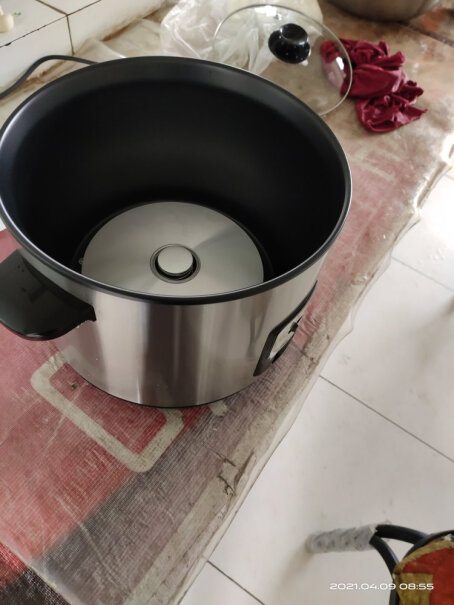 苏泊尔电饭锅6L大容量电饭煲机械老式带蒸笼这款锅做饭会不会有锅巴？