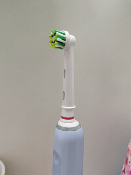 欧乐B电动牙刷头成人精准清洁型4支装电池板4010可以用吗？