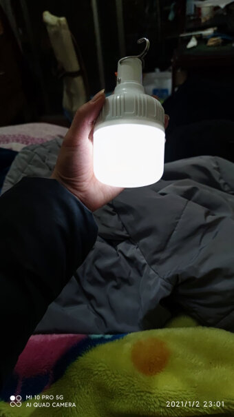 倍量充电灯泡为啥你们的照片和这个描述里面的灯模样都不一样呢？