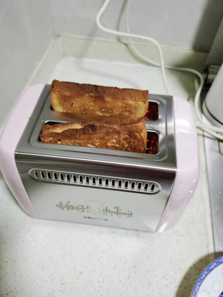 小熊烤面包机吐司机多士炉多功能轻食机有塑料味吗？