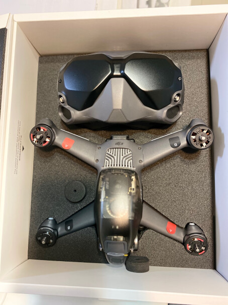 DJI FPV体感遥控器套装的有包吗？