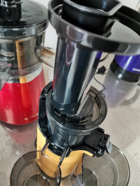 mokkom磨客原汁机榨汁机家用迷你便携式去渣全自动渣汁分离榨软的橙汁或桔子会下不去吗，一直留在转转上？