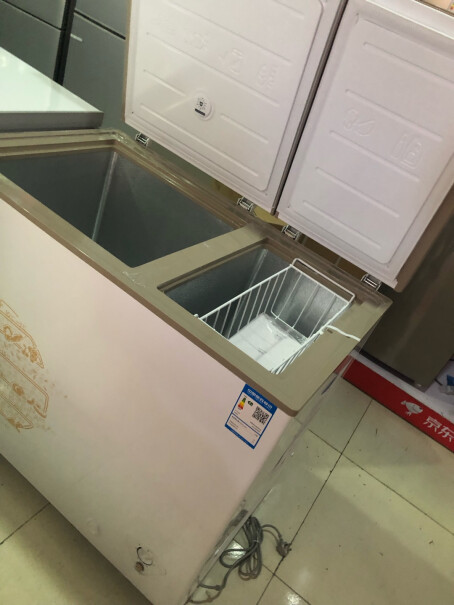 美的Midea202升家用冰柜亲，这冰箱是无霜的嘛？