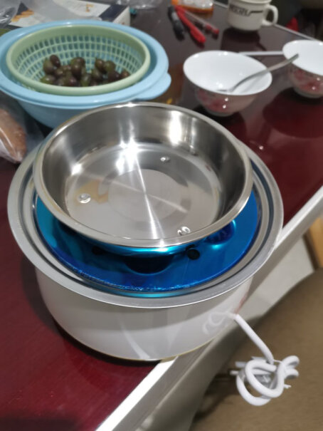 小熊煮蛋器大家把食物帮直接放在蒸盘上还是放在碗里再蒸？