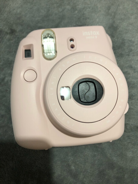 富士instax mini9相机 葡萄紫这款和mini8功能上区别大吗？