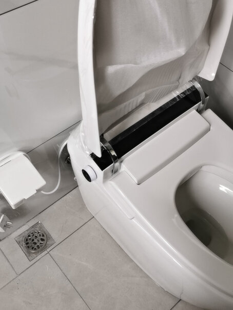 德国SKJ卫浴智能马桶有人移位器上安装吗？可以使用吗？
