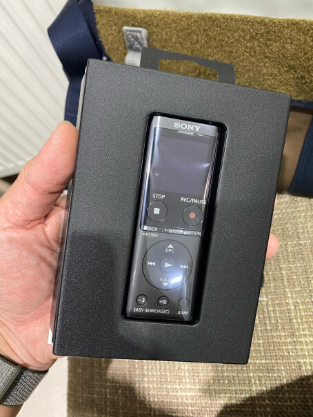 SONY ICD-UX570F降噪录音笔请问装兜里录音清晰吗，谢谢？
