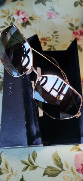 太阳镜-眼镜框迪奥Dior入手评测到底要不要买！评测结果好吗？