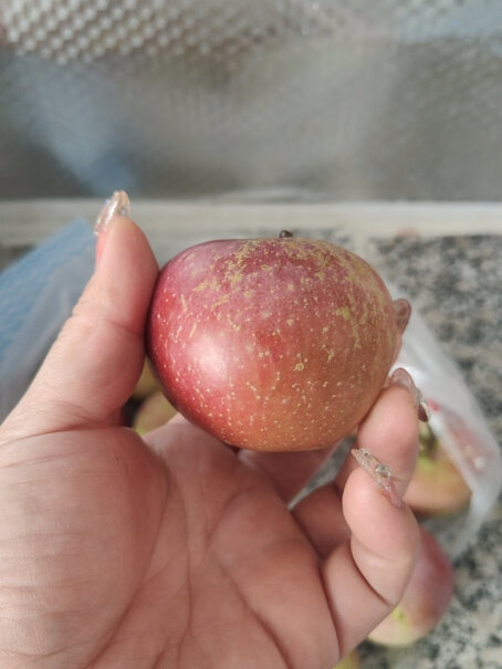 正鲜季大凉山丑苹果红富士 3斤中果质量真的好吗？真实评测质量反馈？