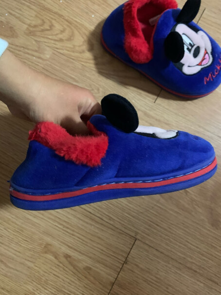 DISNEY迪士尼儿童棉拖鞋我的鞋子收到啦，尺码小了。可以调？