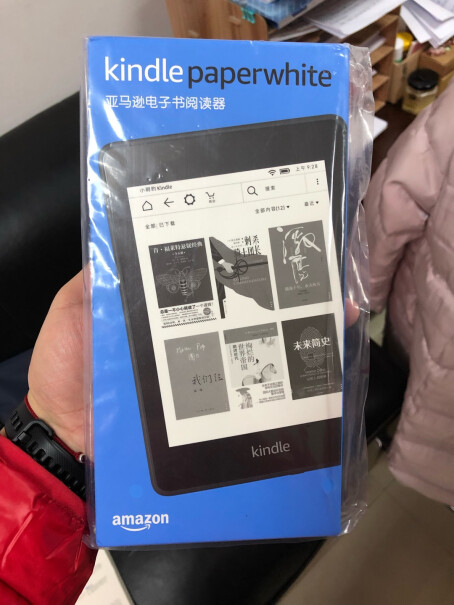 Kindle Paperwhite 经典版 8G没电了，咋存不进去电？