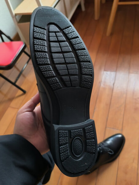 京东京造男正装鞋头层婚鞋42光面系带德比要注意哪些质量细节？使用良心测评分享。