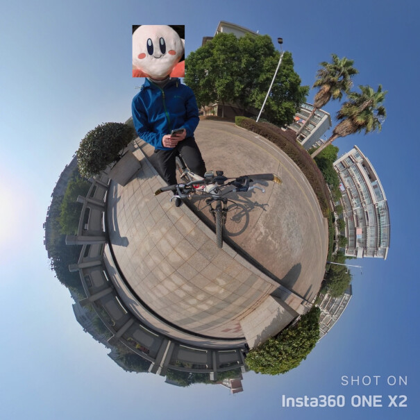 Insta360 ONE X2全景运动相机收到的自拍杆是旋拧式还是抽拉式？