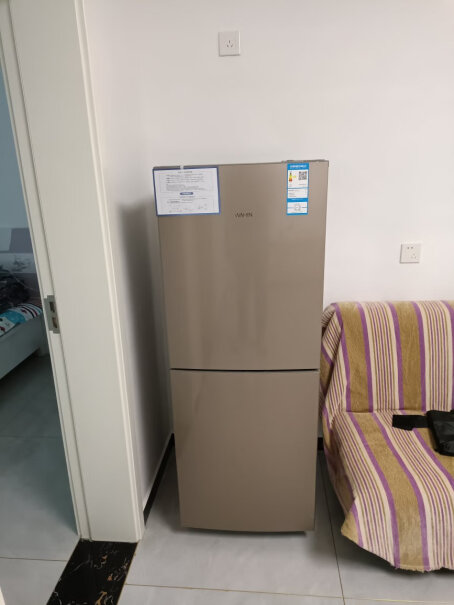 华凌冰箱175升双门两门家电冰箱密封条不密封,您们有这个问题?