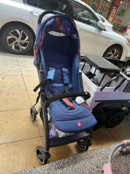 gb好孩子婴儿推车请问，宝宝会站了，使劲会不会前翻啊？