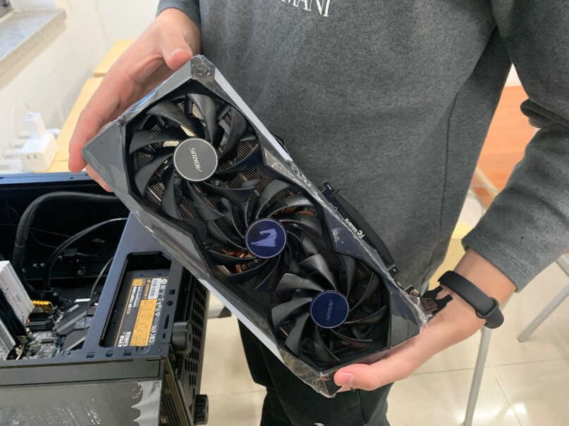 技嘉RTX 3070游戏显卡这款显卡HDMI和DP都是什么版本？