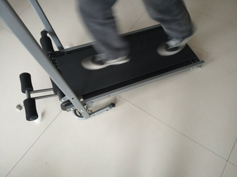 跑步机家用款迷你可折叠多功能静音健身器材小型简易跑步机走步机跑道带多长，适合男性在室内运动么？