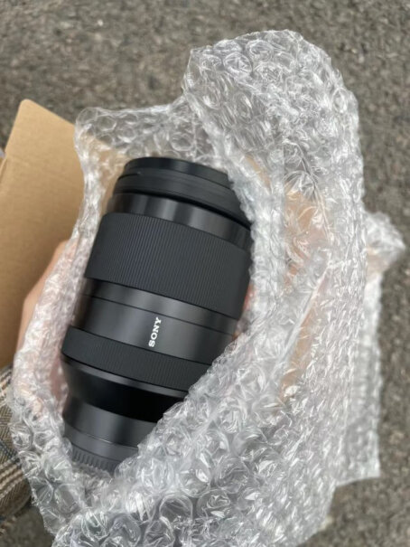 SONY SELP28135G我有F4 24-70mm镜头，是买24-240mm还是70-300mm比较好呢？