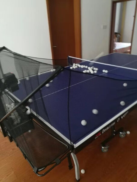 左乒右乓Z6-PRO乒乓球发球机带多少颗乒乓球？