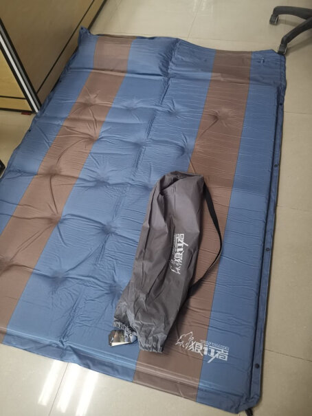 狼行者自动充气垫防潮垫气垫床加宽加厚充气垫帐篷防潮垫夏天用睡觉会发热吗？