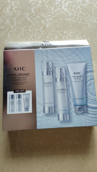 AHC透明质酸小神仙水水乳礼盒6件套爽肤水180ml+乳液180ml哪个更合适,小白必看！