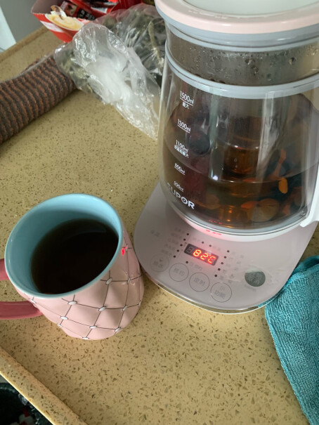 苏泊尔养生壶燕窝壶多功能加厚玻璃煮茶器材质怎样，气味大不？