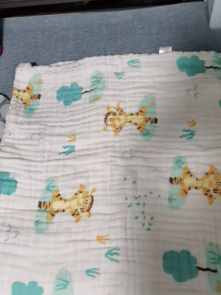 迪士尼宝宝6层纯棉婴儿纱布浴巾和全棉时代比，哪个比较舒适？