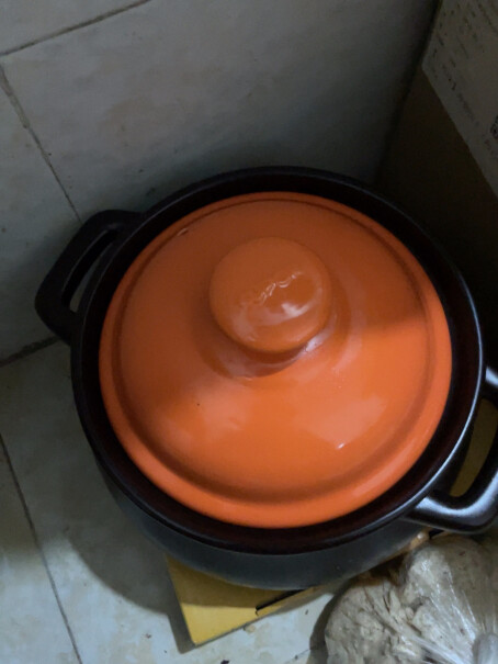 苏泊尔SUPOR你们的锅体是什么颜色？我看评论都是黑色，我的怎么是咖啡色？