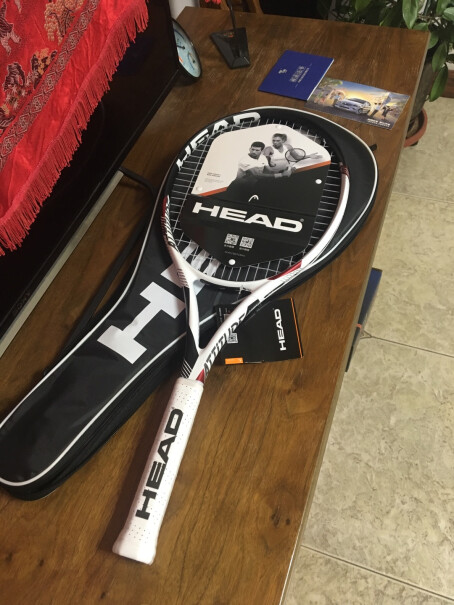 海德HEAD网球拍小德Attitude有带线自练球吗？
