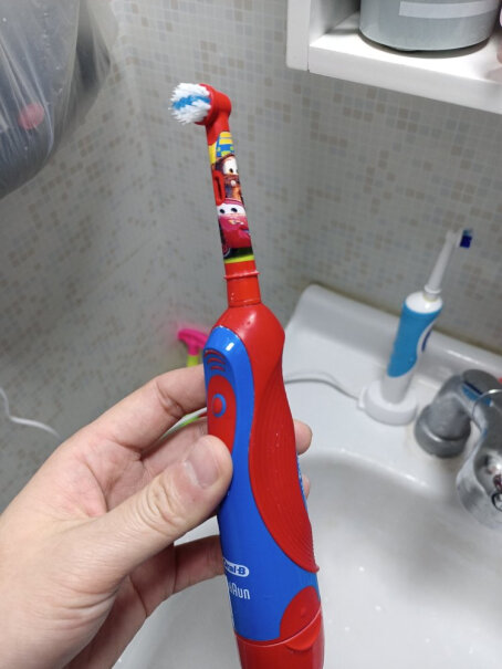 欧乐B儿童电动牙刷头3支装怎么蓝牙连接手机？